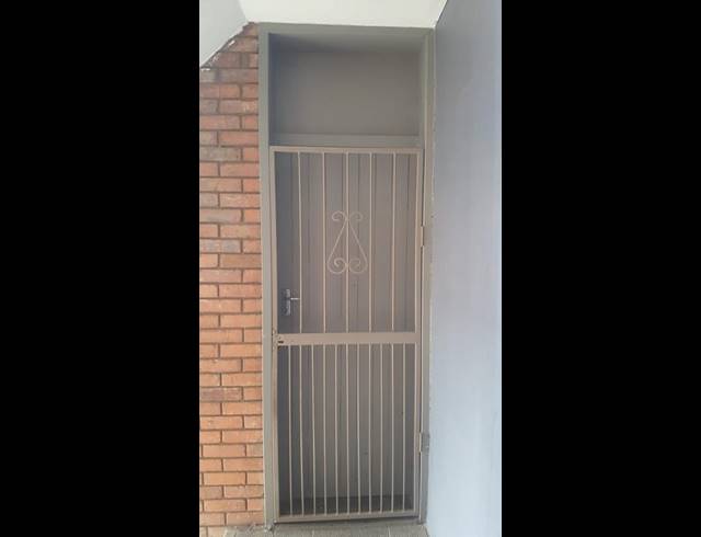 1 BEDROOM PROPERTY TO RENT IN SPRINGS CENTRAL